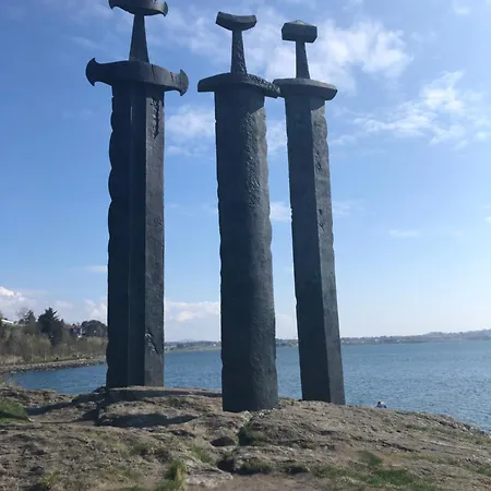 Romslig Og Velutstyrt Leilighet I Gamle Appartamento Stavanger